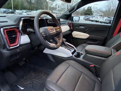 Used 2025 GMC Canyon AT4 w/ AT4X Package image 13