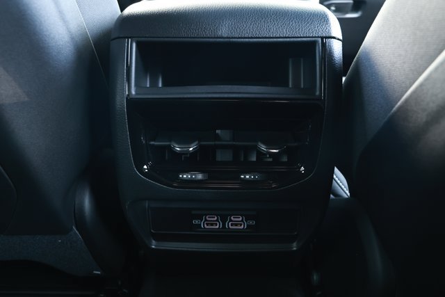 New 2026 Jeep Grand Cherokee Laredo RWD image 30