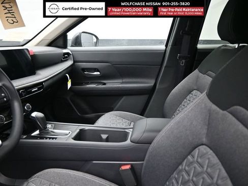 Used 2025 Nissan Kicks SV image 18