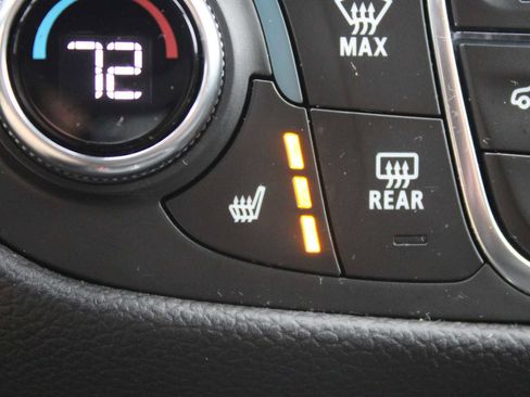 Used 2024 Chevrolet Equinox LT AWD/4WD image 18