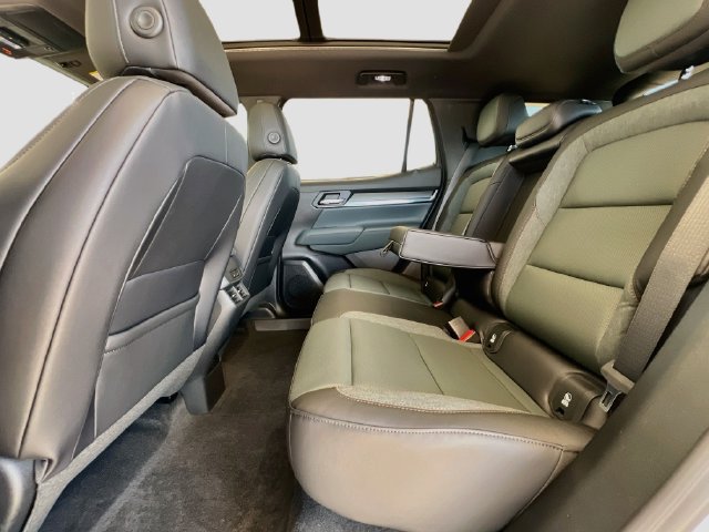 New 2027 GMC Terrain AT4 w/ Convenience Package III AWD/4WD image 17
