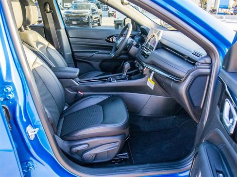 New 2026 Jeep Compass Latitude image 13