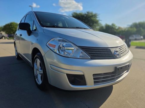 Used 2011 Nissan Versa Sedan FWD image 4
