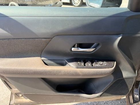 Used 2025 Nissan Kicks SV w/ Interior Electronics Package AWD/4WD image 26
