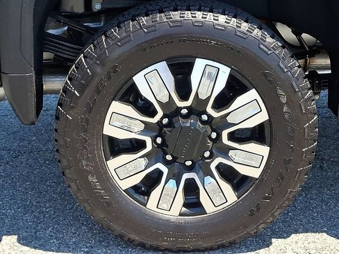 New 2026 GMC Sierra 2500 Denali w/ Denali Reserve Package AWD/4WD image 5