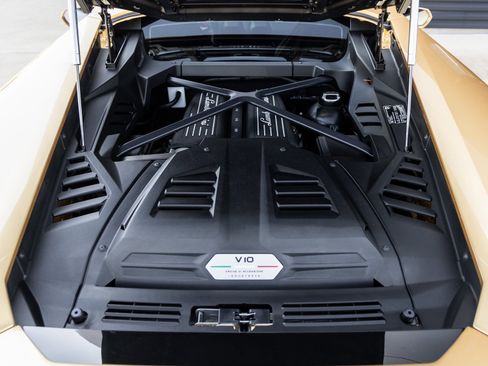 Used 2020 Lamborghini Huracan EVO image 47