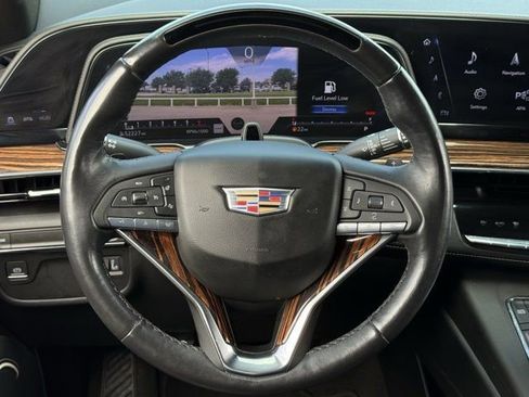 Used 2023 Cadillac Escalade Premium Luxury RWD image 13