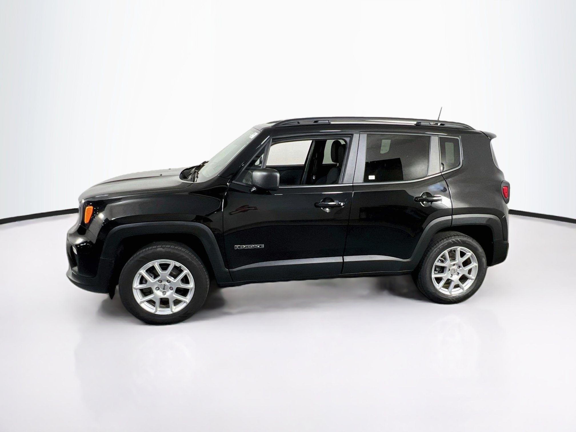 Used 2022 Jeep Renegade Latitude w/ Convenience Group AWD/4WD image 8