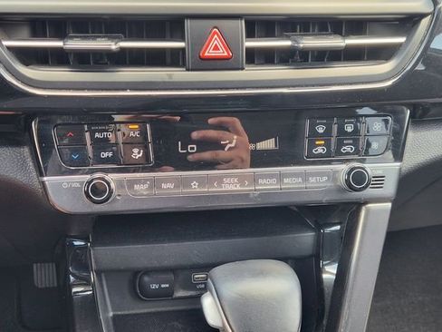 Used 2025 Kia Seltos S FWD image 18