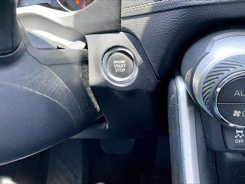 Used 2021 Toyota RAV4 XLE FWD image 22