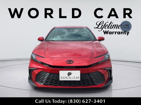 Used 2026 Toyota Camry Hybrid FWD image 9