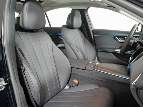 New 2026 Mercedes-Benz E 450 4MATIC Sedan image 31