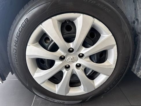 Used 2021 Toyota Corolla LE w/ Carpet Mat Package (TMS) FWD image 2