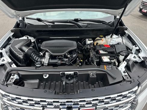 Used 2023 GMC Acadia Denali AWD/4WD image 7