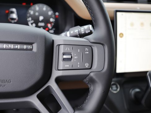 New 2026 Land Rover Defender 110 X-Dynamic SE image 22