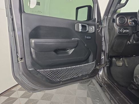 Used 2019 Jeep Wrangler Unlimited Sport AWD/4WD image 17