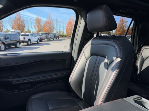 Used 2022 Ford Expedition Limited image 23