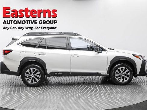 Used 2024 Subaru Outback Premium AWD/4WD image 4