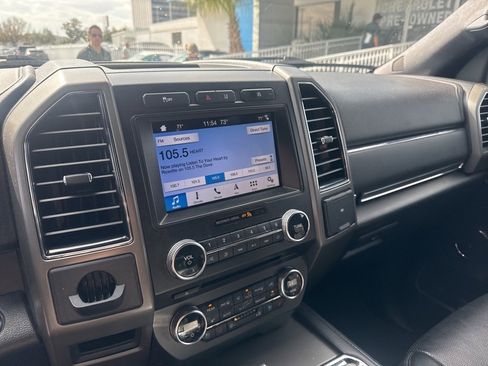 Used 2018 Ford Expedition XLT w/ Equipment Group 202A image 13