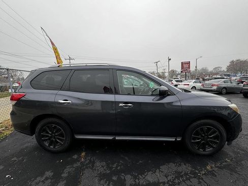 Used 2013 Nissan Pathfinder SV image 4