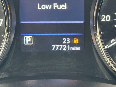 Used 2018 Nissan Rogue SL w/ Premium Package image 32