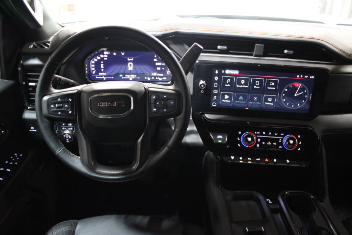 Used 2025 GMC Sierra 2500 AT4 w/ AT4 Premium Plus Package AWD/4WD image 32