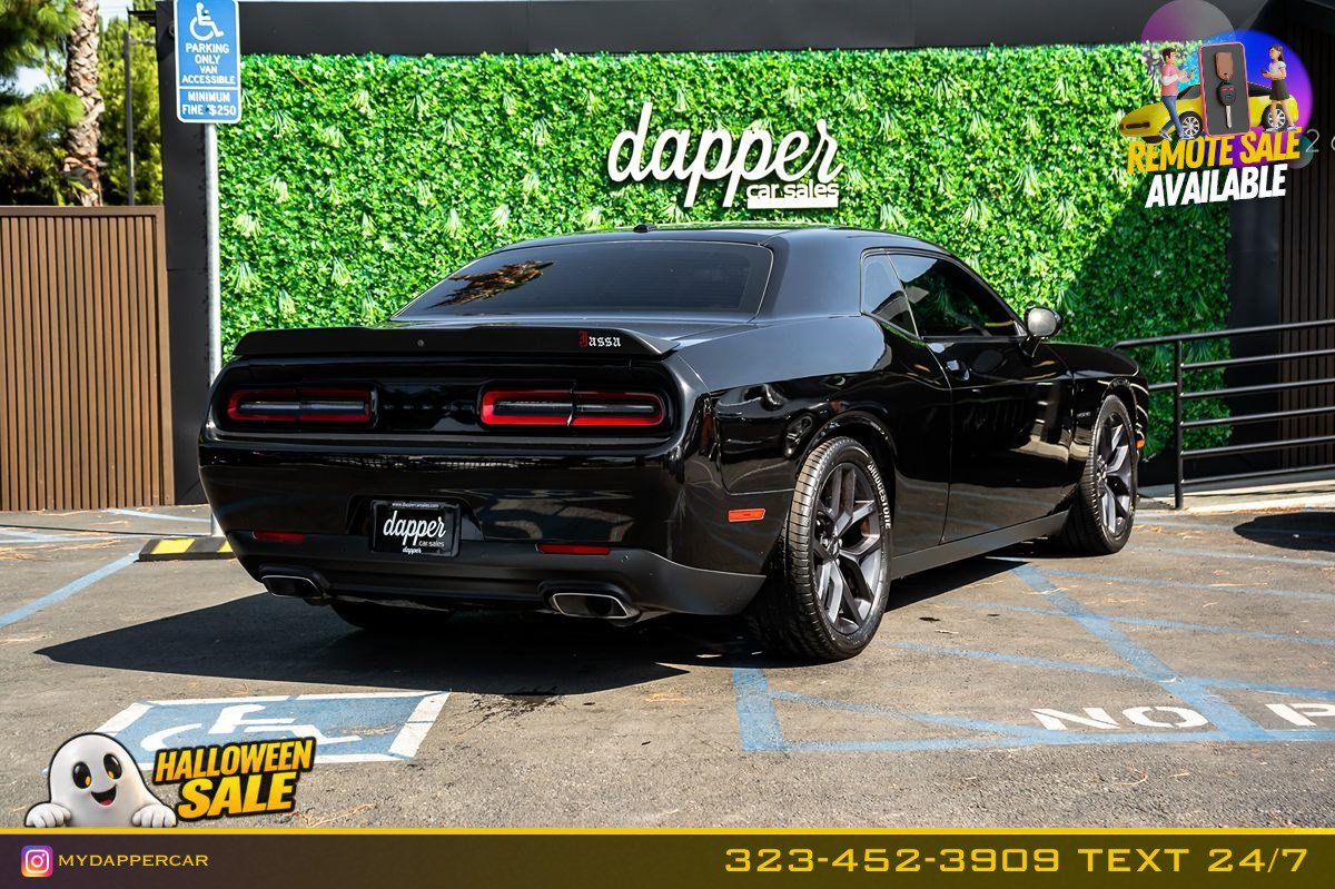 Used 2021 Dodge Challenger R/T w/ Blacktop Package RWD image 5