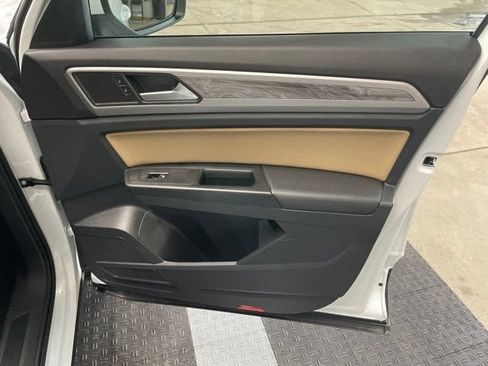 Certified 2020 Volkswagen Atlas Cross Sport SE AWD/4WD image 3