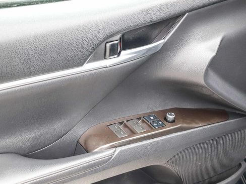 Used 2021 Toyota Camry XSE FWD image 23