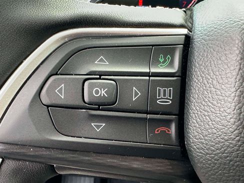 Used 2025 Jeep Grand Cherokee 4WD image 21