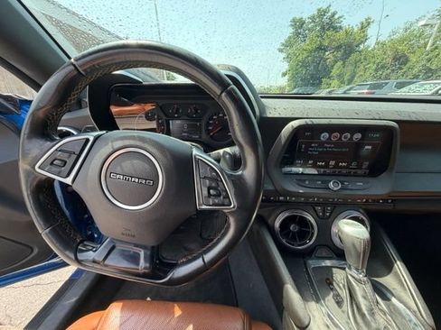 Used 2018 Chevrolet Camaro LT RWD image 6