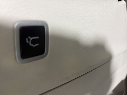 Used 2024 Chrysler Pacifica Limited image 21