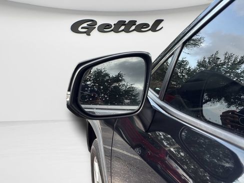 Used 2020 Toyota RAV4 XLE FWD image 23