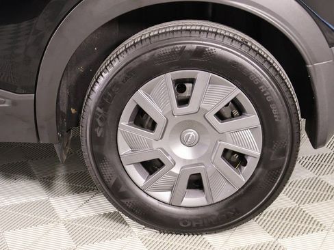 Used 2025 Nissan Kicks S image 17