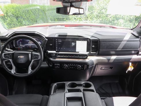 Used 2025 Chevrolet Silverado 1500 LT RWD image 25