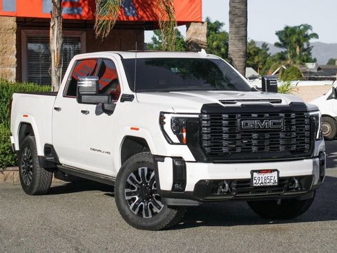 Used 2025 GMC Sierra 2500 Denali Ultimate AWD/4WD image 2