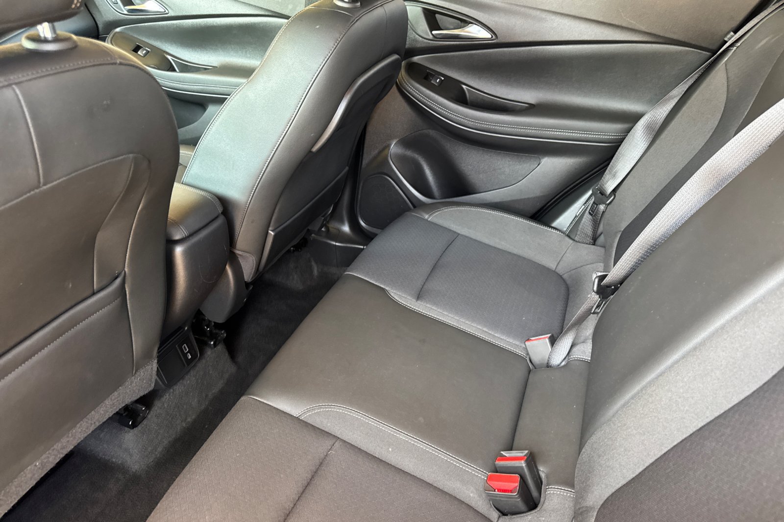 Used 2023 Buick Encore GX Preferred w/ Cold Weather Comfort Package FWD image 14