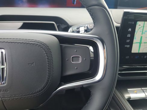 New 2025 Lincoln Nautilus Reserve image 25