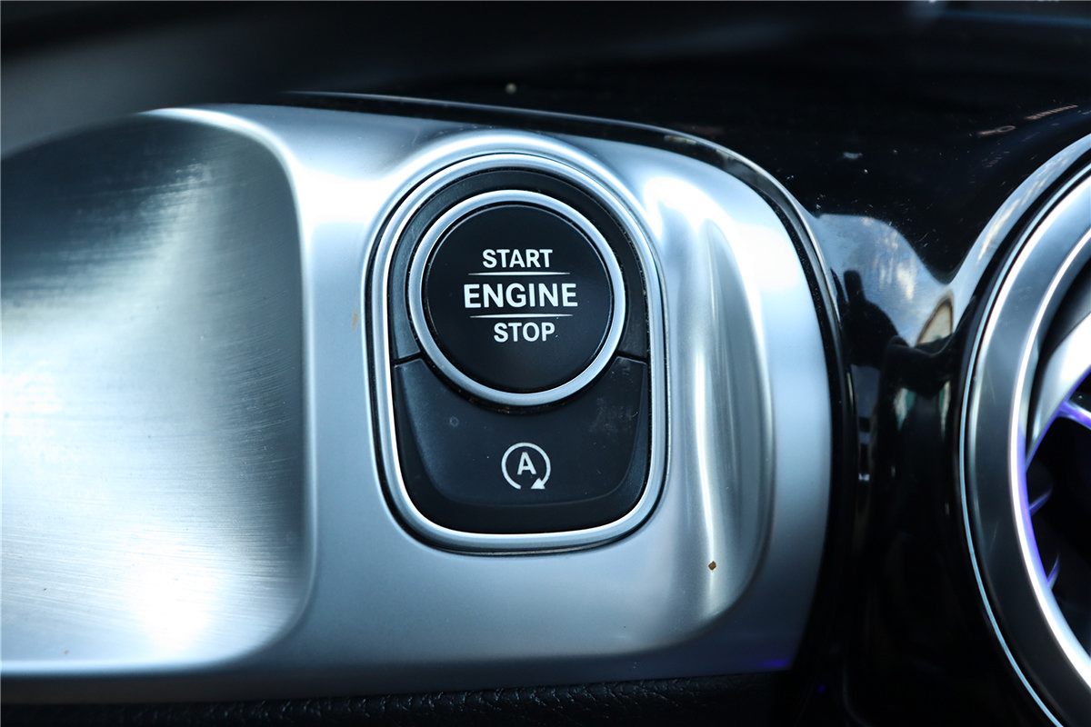 Used 2022 Mercedes-Benz GLB 250 4MATIC w/ Premium Package Lite image 38