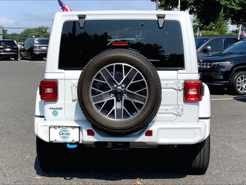 Used 2023 Jeep Wrangler Unlimited Sahara AWD/4WD image 3