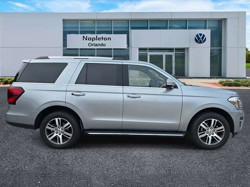 Used 2023 Ford Expedition Limited image 4