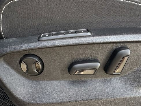 Used 2025 Volkswagen Atlas SEL Premium R-Line image 27