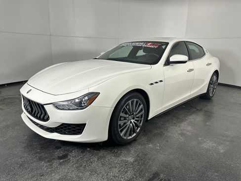 Used 2018 Maserati Ghibli RWD image 2