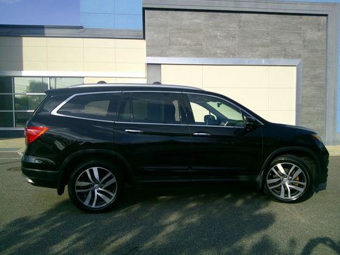 Used 2017 Honda Pilot Touring image 31