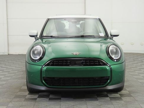 Used 2025 MINI Cooper 4-Door Hardtop image 3