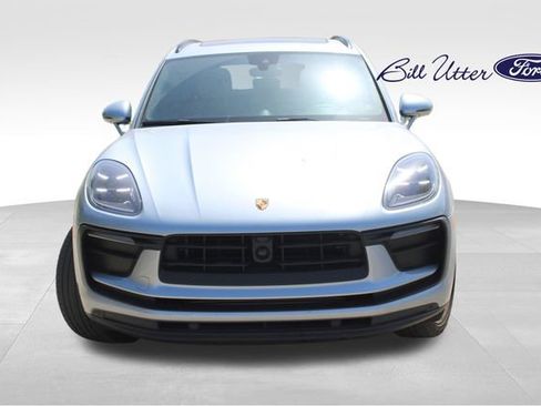 Used 2024 Porsche Macan AWD/4WD image 2