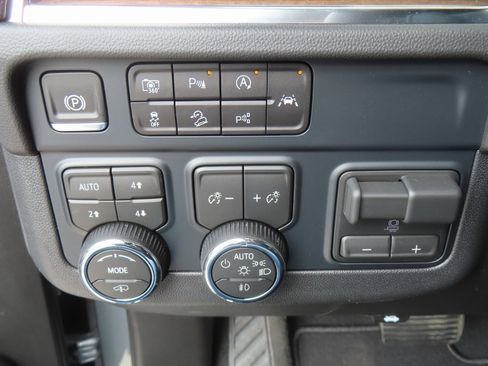 New 2026 Chevrolet Tahoe High Country image 16