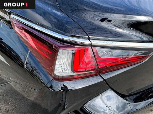 Certified 2023 Lexus ES 350 w/ Premium Package image 25