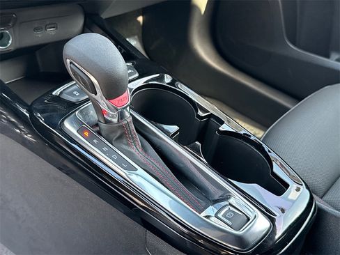 Used 2026 Chevrolet Trax RS image 28