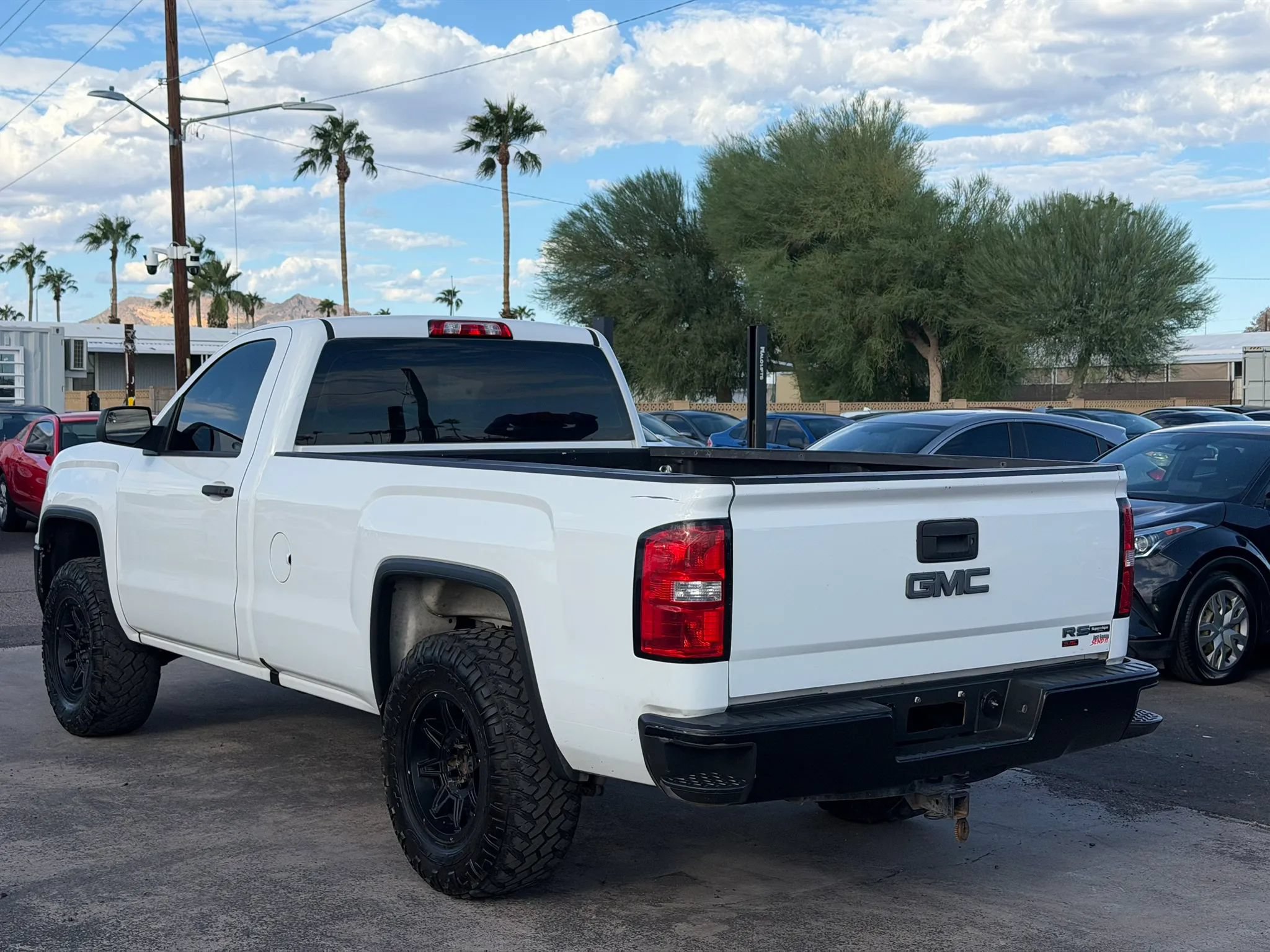 Used 2017 GMC Sierra 1500 2WD Regular Cab image 6